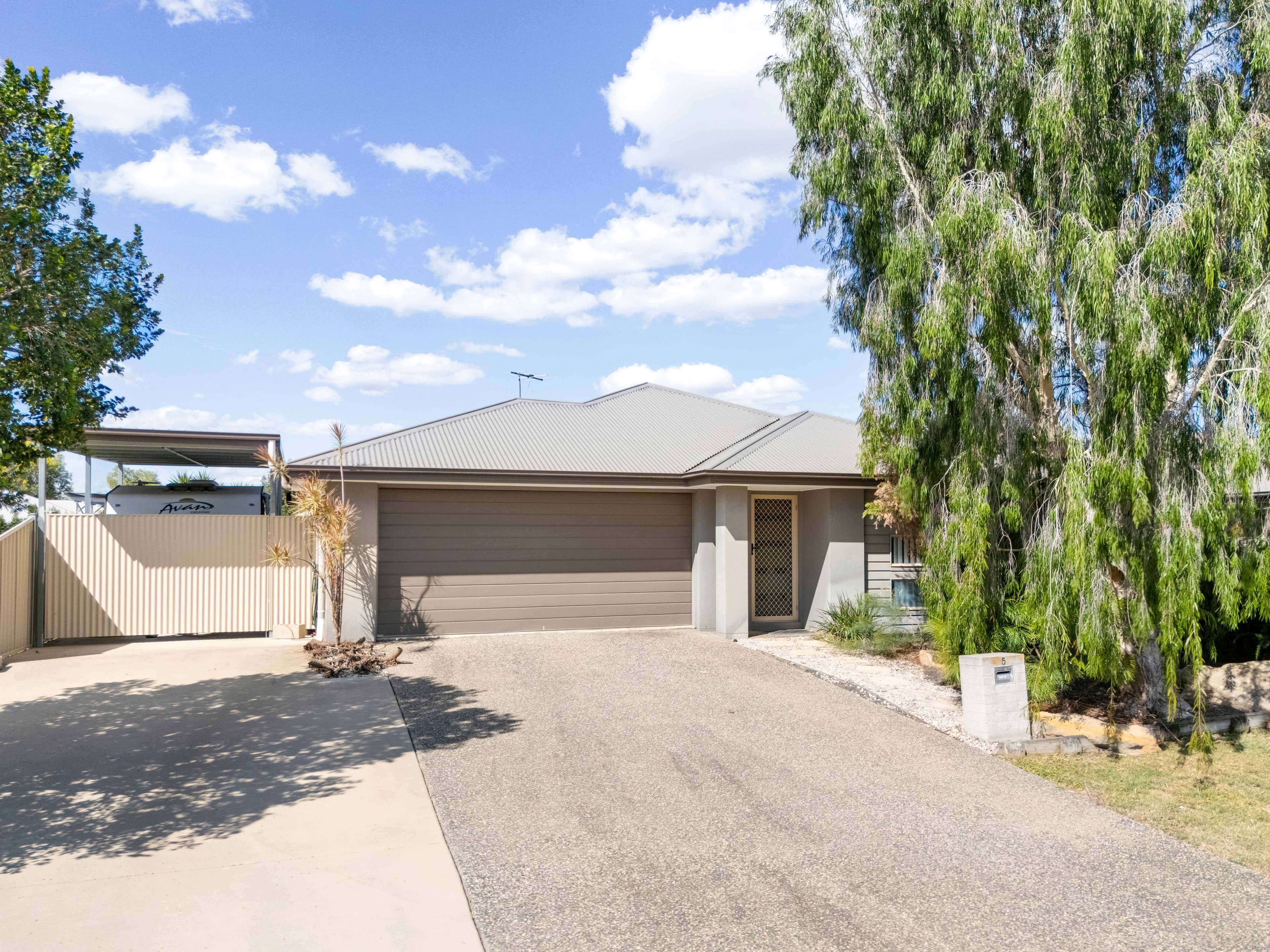 5 Onyx Street, Emerald QLD 4720, Emerald - Image 1