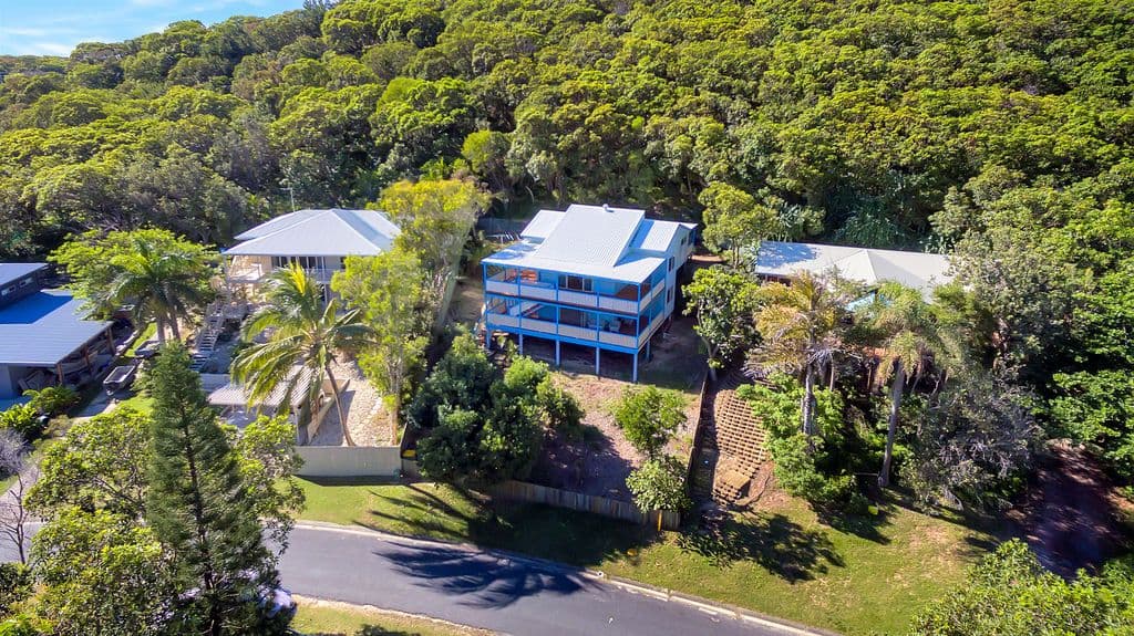40 Samarinda Way, Point Lookout QLD 4183, Point Lookout - Thumbnail 2