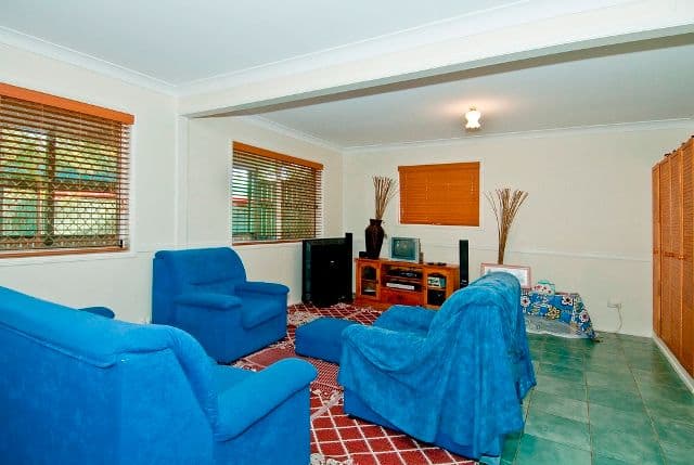 55 Anchusa Street, KINGSTON QLD 4114, Kingston - Thumbnail 3