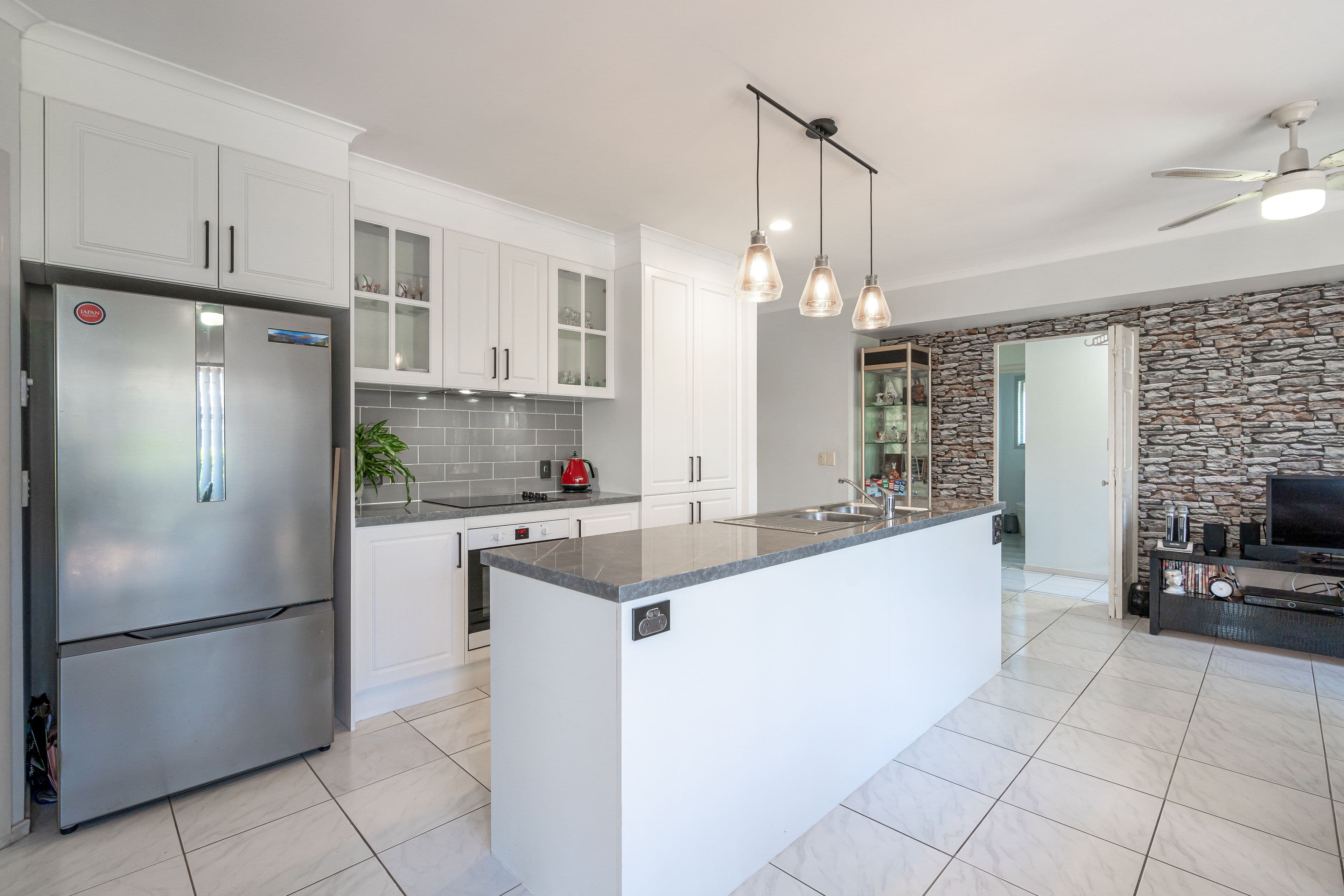 2 Wattlepark Lane, Robina QLD 4226, Robina - Thumbnail 2