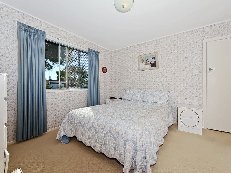 4 Ensenada Court, BROADBEACH WATERS QLD 4218, Broadbeach Waters - Thumbnail 7