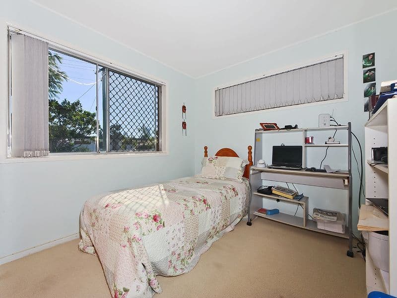 4 Ensenada Court, BROADBEACH WATERS QLD 4218, Broadbeach Waters - Thumbnail 8