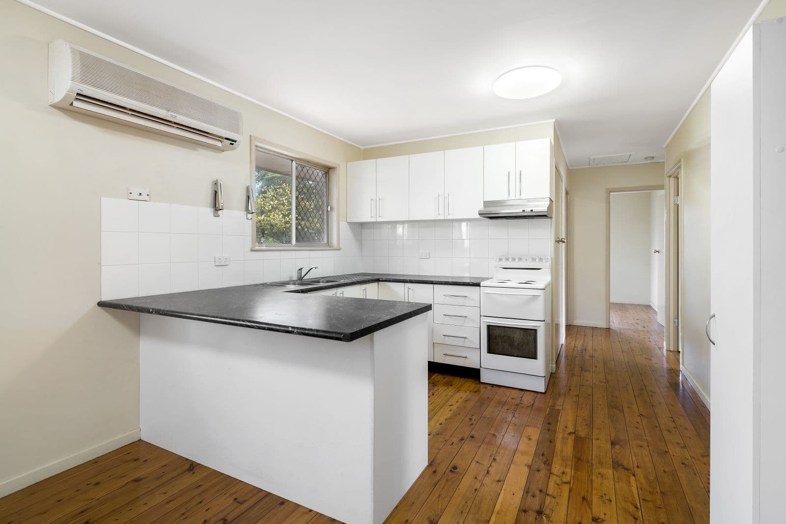 12 Quelch Street, Rockville QLD 4350, Rockville - Thumbnail 2