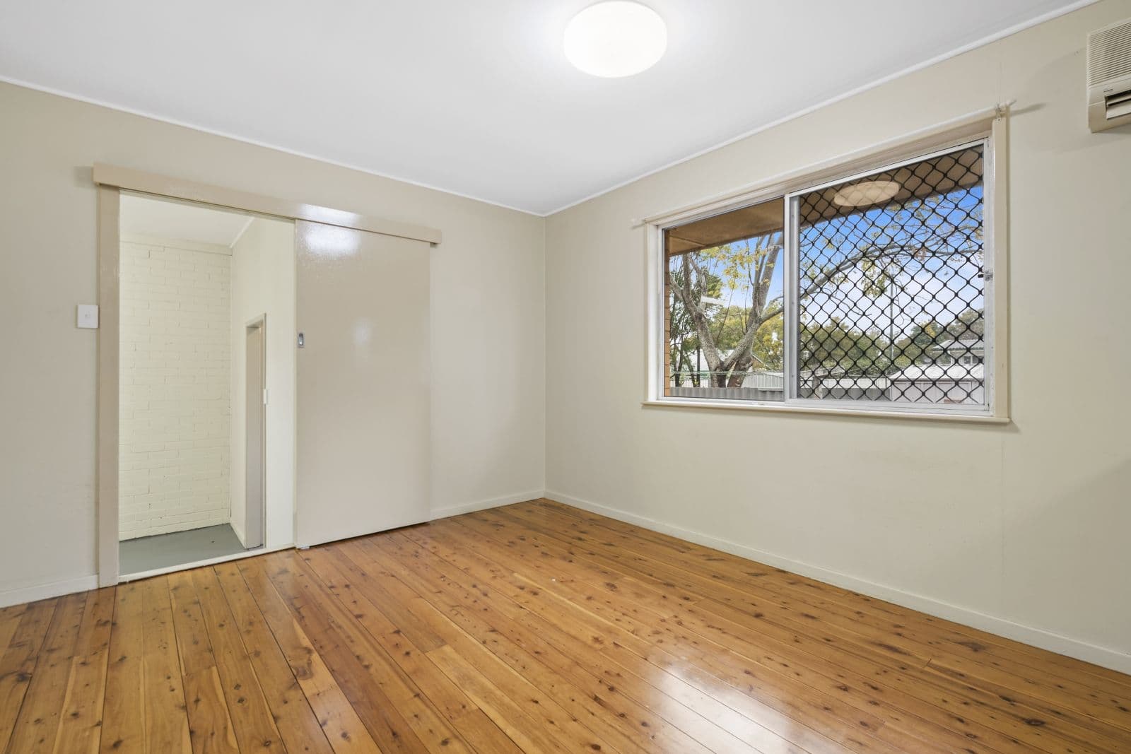 12 Quelch Street, Rockville QLD 4350, Rockville - Thumbnail 4