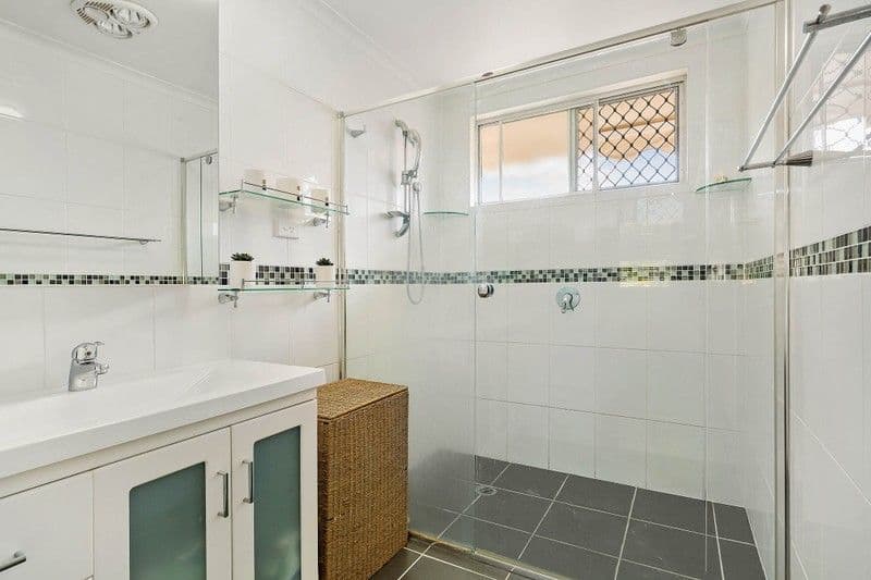 16 Hawdon Crescent, Springwood QLD 4127, Springwood - Thumbnail 4