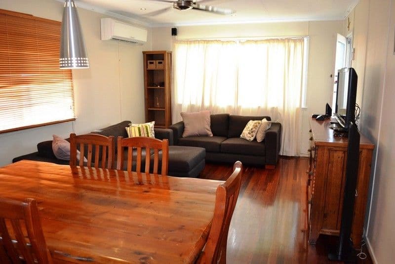 12 Davidson Street, COOEE BAY QLD 4703, Cooee Bay - Thumbnail 2