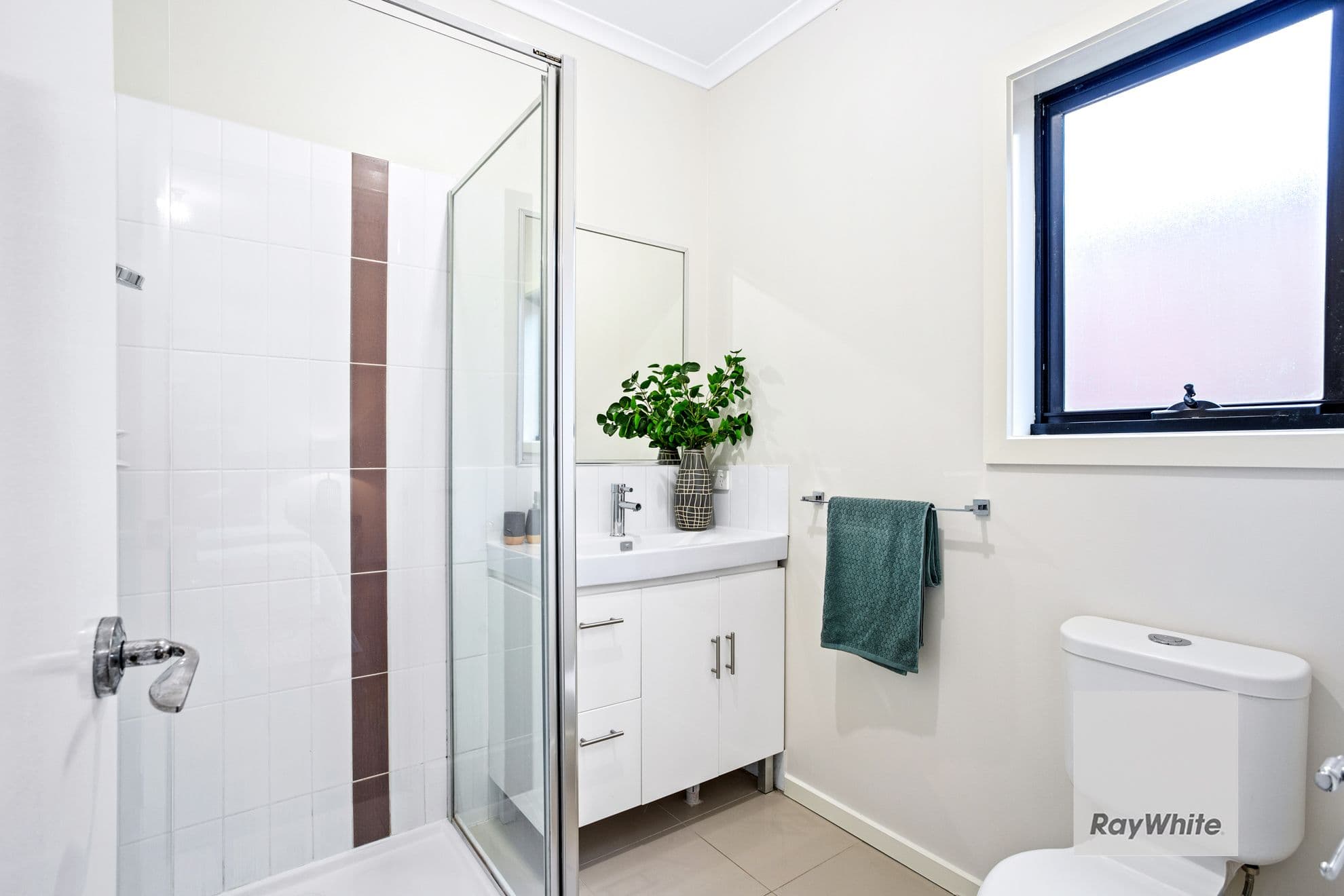8 Balmoral Close, Hillside VIC 3037, Hillside - Thumbnail 3