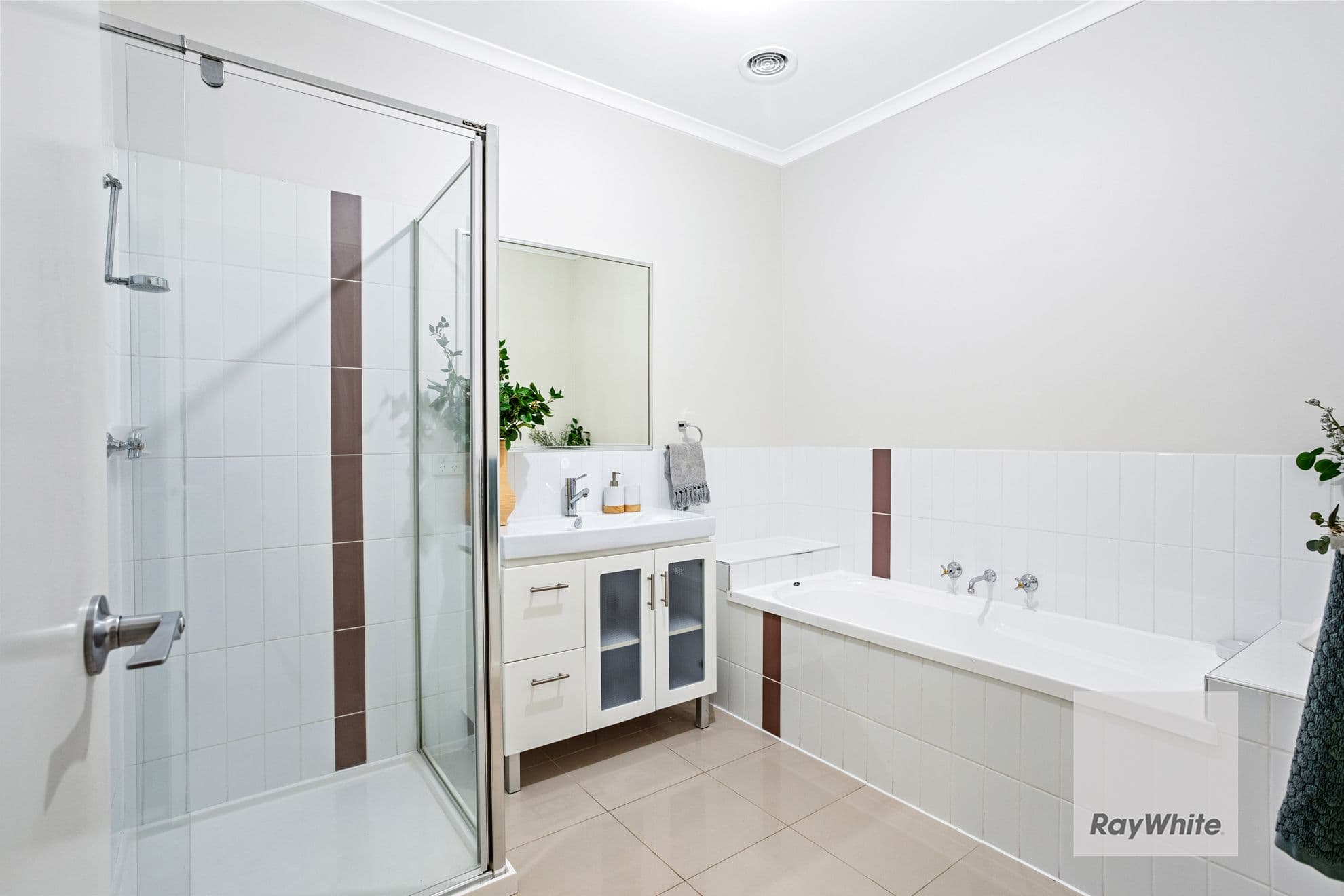 8 Balmoral Close, Hillside VIC 3037, Hillside - Thumbnail 8