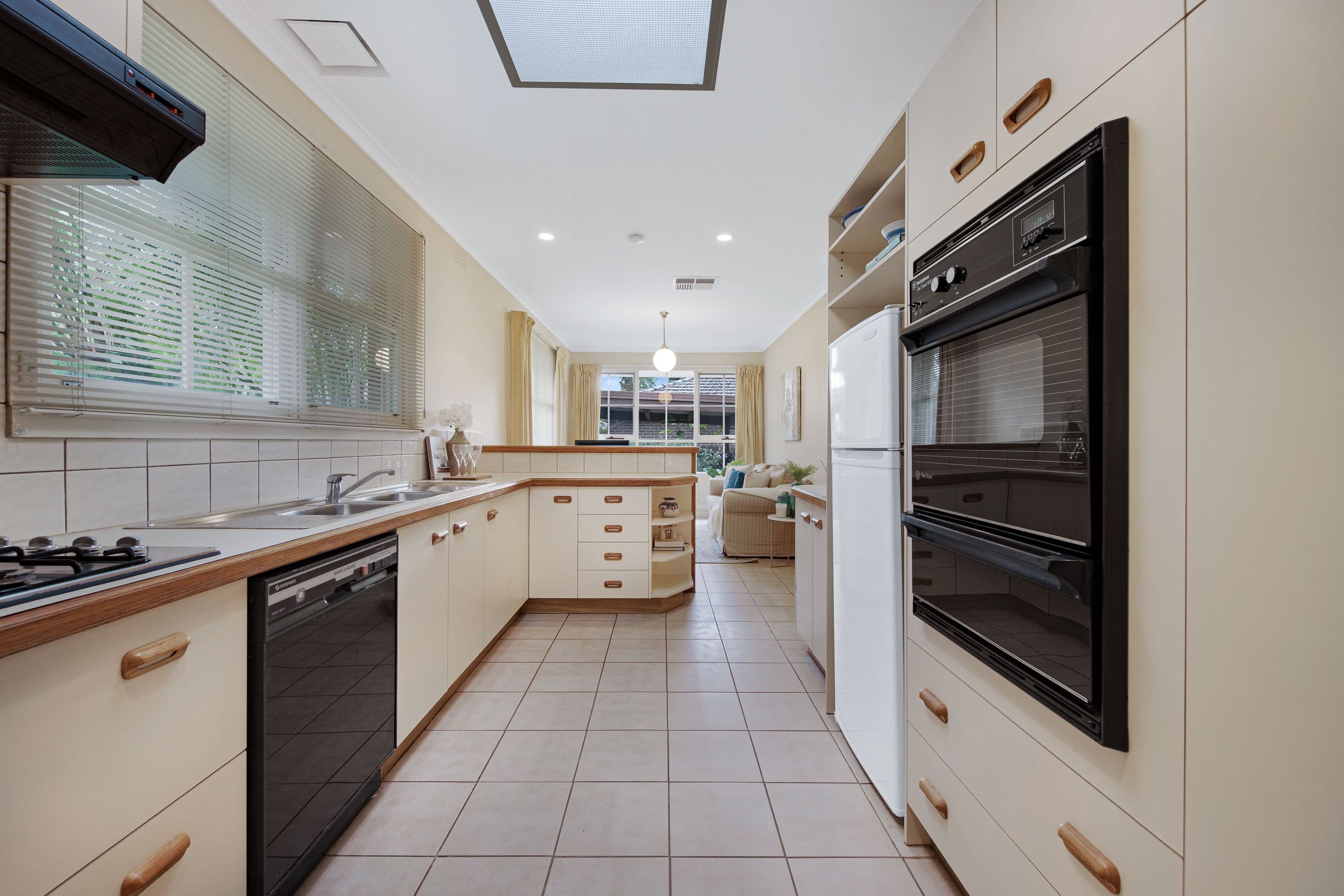 5 Sanday Street, Glen Waverley VIC 3150, Glen Waverley - Thumbnail 4