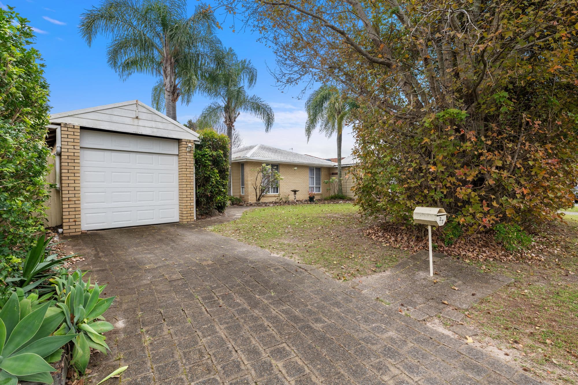 27 Kingfisher Crescent, Burleigh Waters QLD 4220, Burleigh Waters - Thumbnail 3