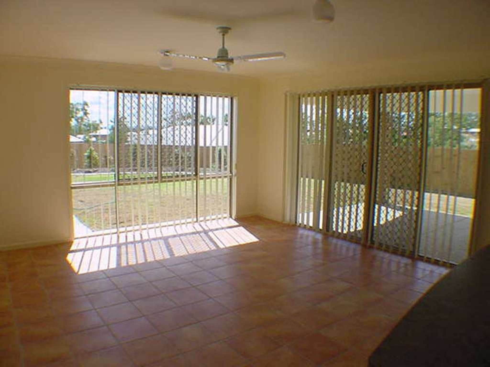 14 Chesterfield Place, FLINDERS VIEW QLD 4305, Flinders View - Thumbnail 4