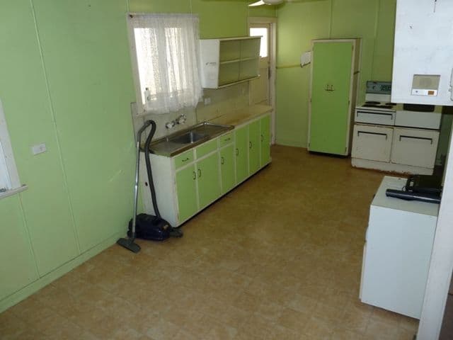 32 Caroline Street, ALLENSTOWN QLD 4700, Allenstown - Thumbnail 2