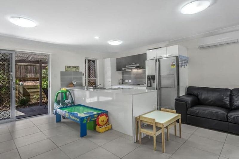 1 Gumview Street, Albany Creek - Thumbnail 2