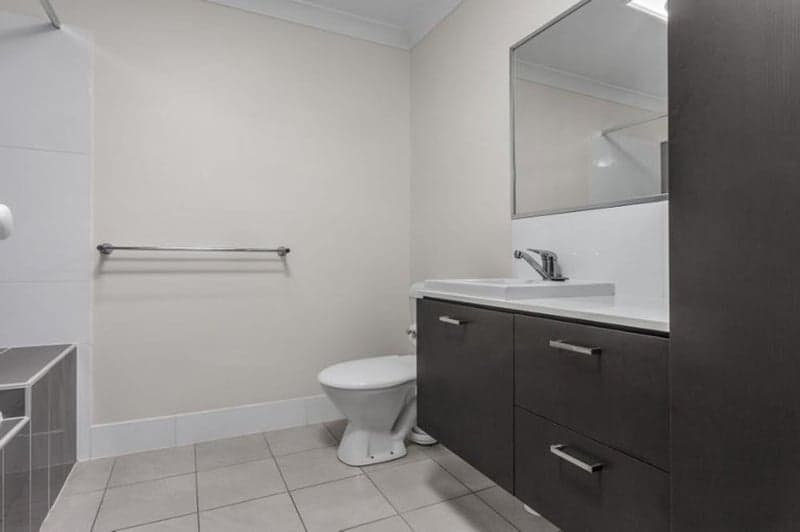 1 Gumview Street, Albany Creek - Thumbnail 8