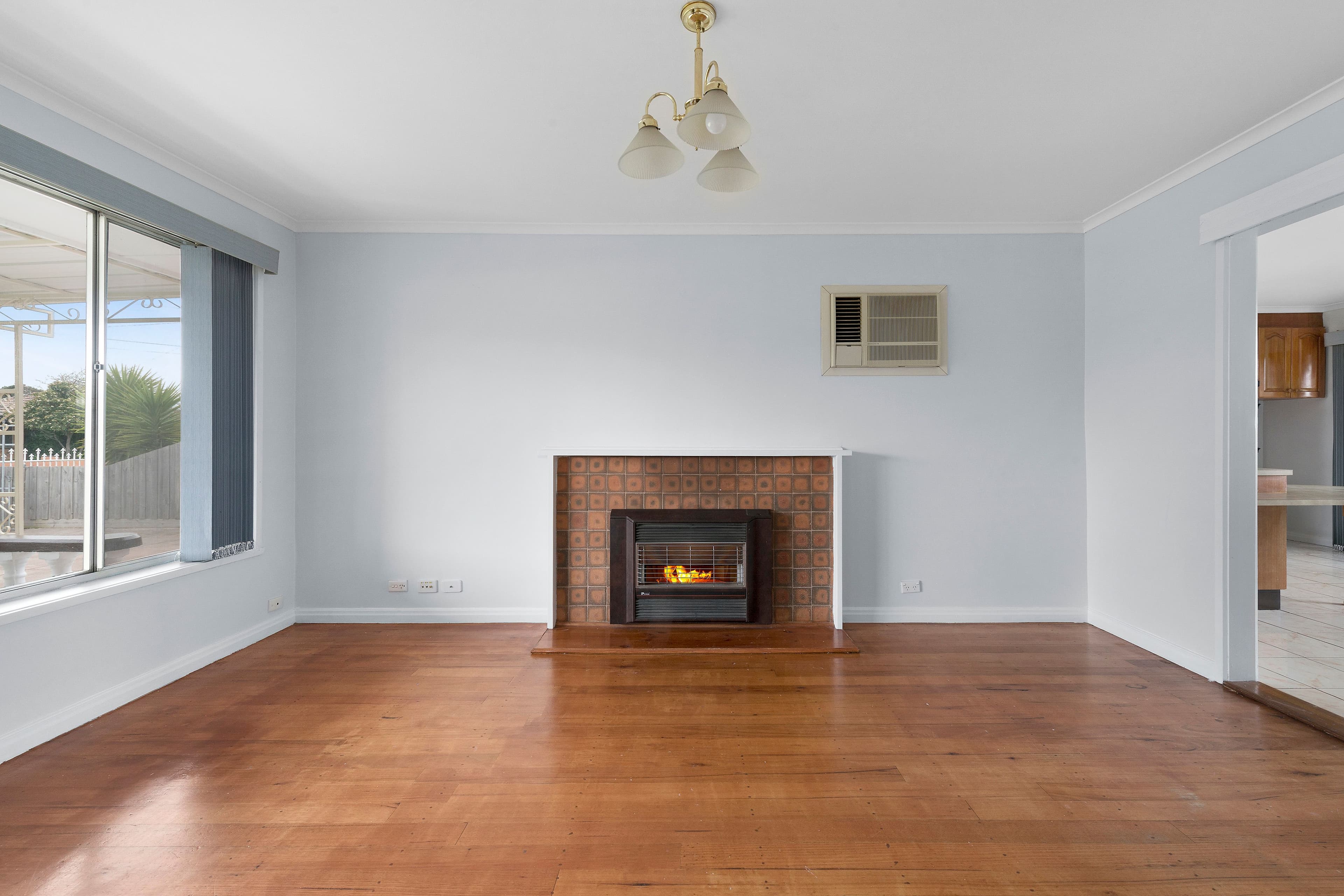 4 Omega Court, Thomastown VIC 3074, Thomastown - Thumbnail 2