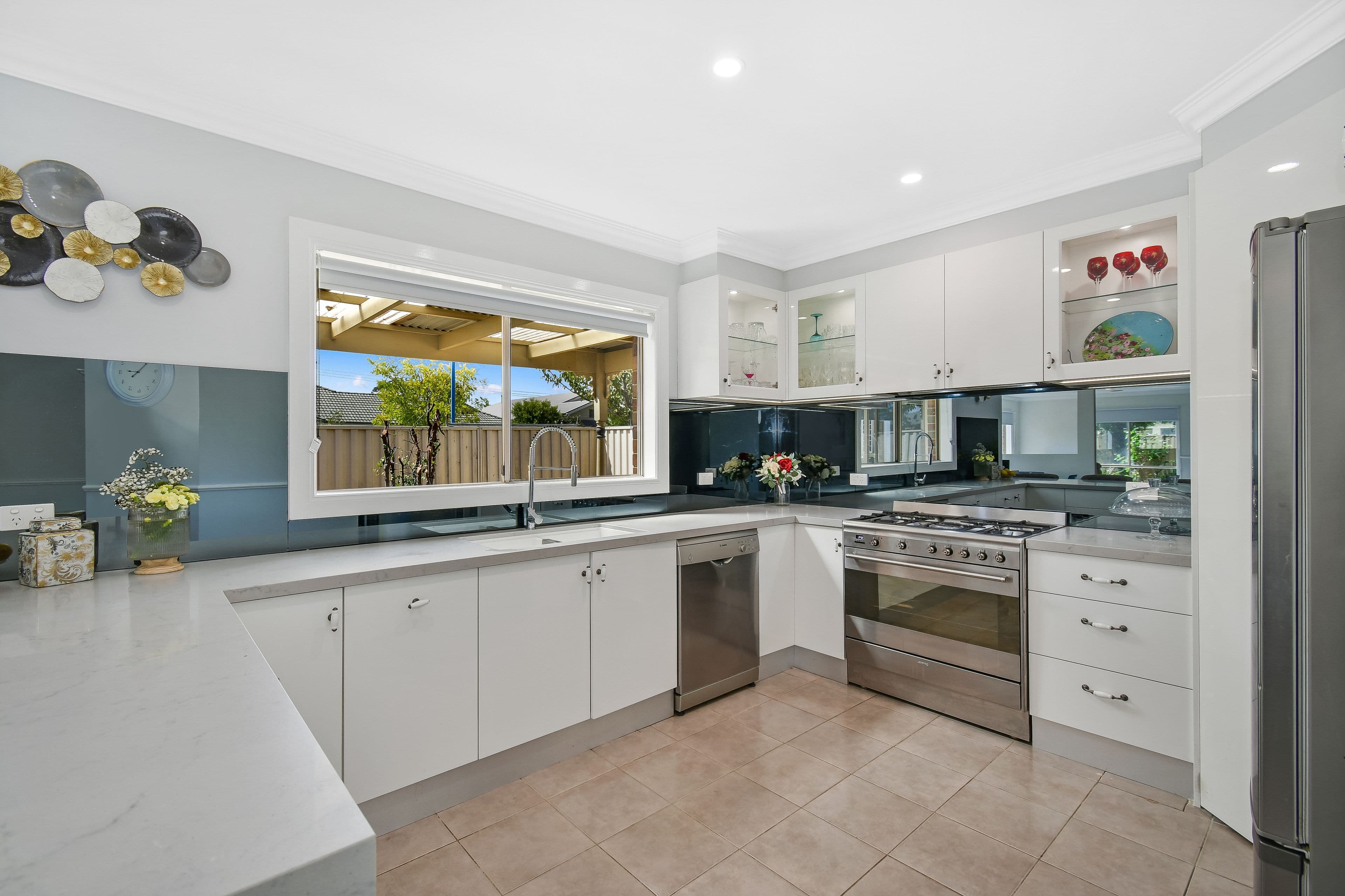 9 Iris Place, Pakenham VIC 3810, Pakenham - Thumbnail 2