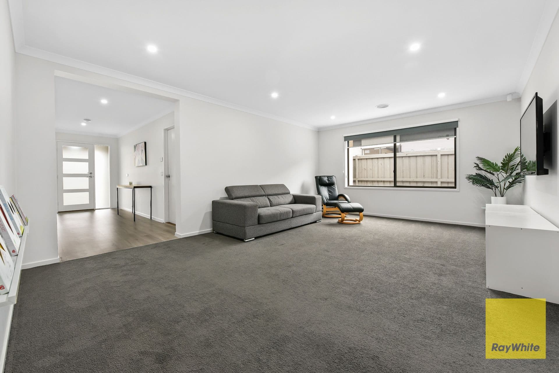 28 Marshy Avenue, Cranbourne East VIC 3977, Cranbourne East - Thumbnail 2