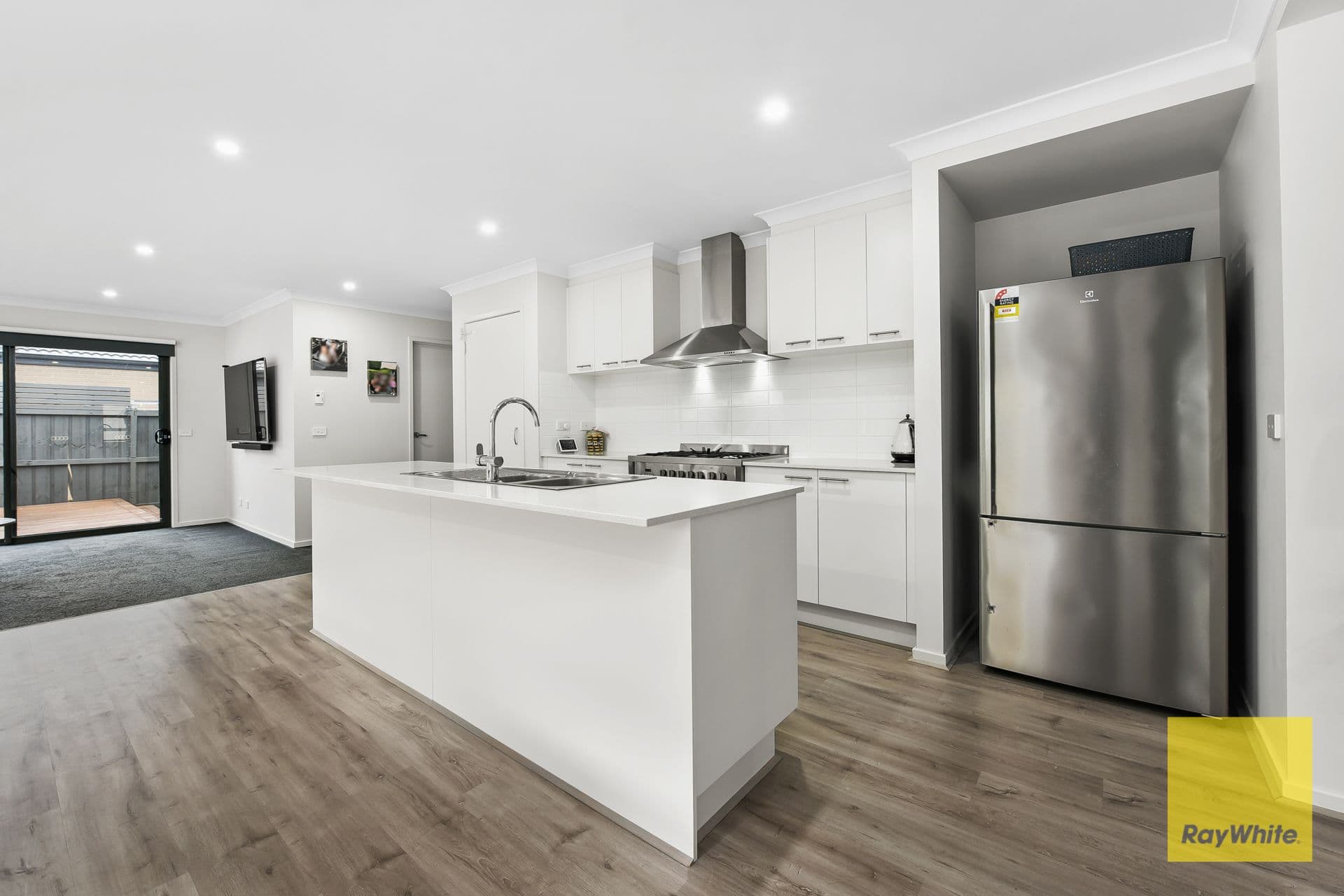 28 Marshy Avenue, Cranbourne East VIC 3977, Cranbourne East - Thumbnail 4