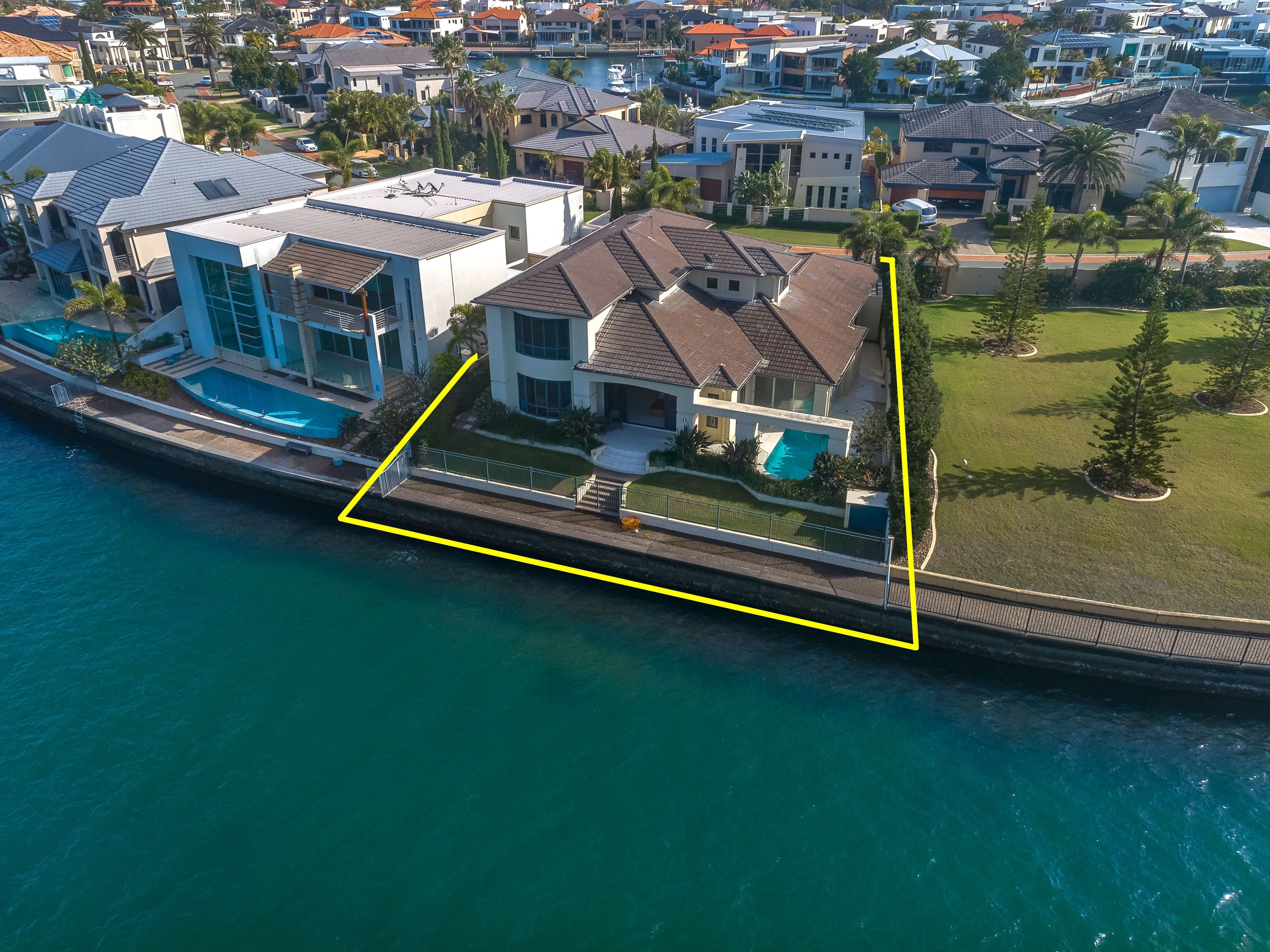 42 King Charles Drive, Sovereign Islands QLD 4216, Sovereign Islands - Thumbnail 5