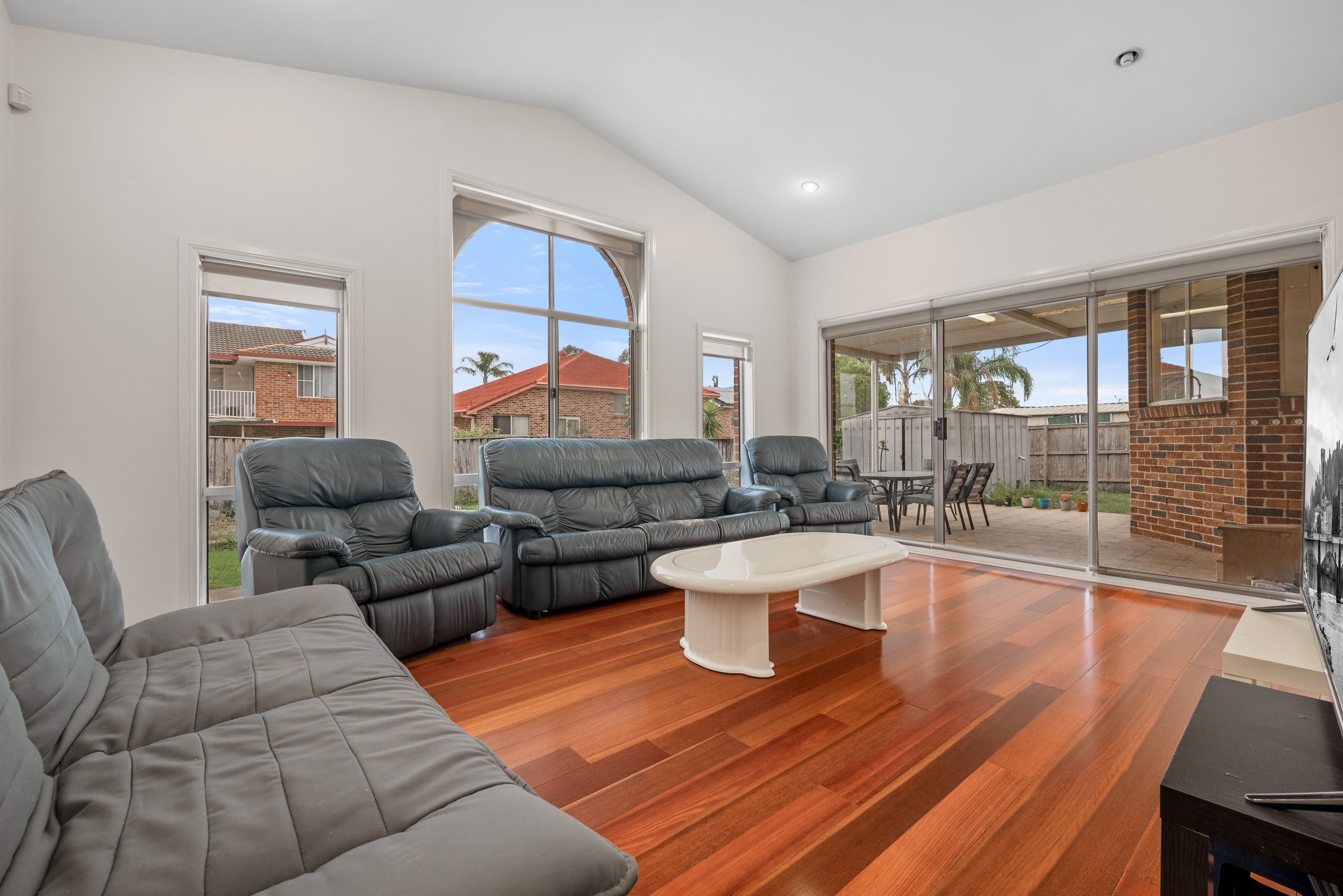 15 Lindeman Crescent, Green Valley NSW 2168, Green Valley - Thumbnail 4