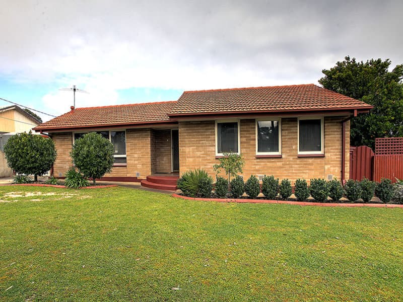 21 Barnabas Crescent, Christie Downs - Thumbnail 2