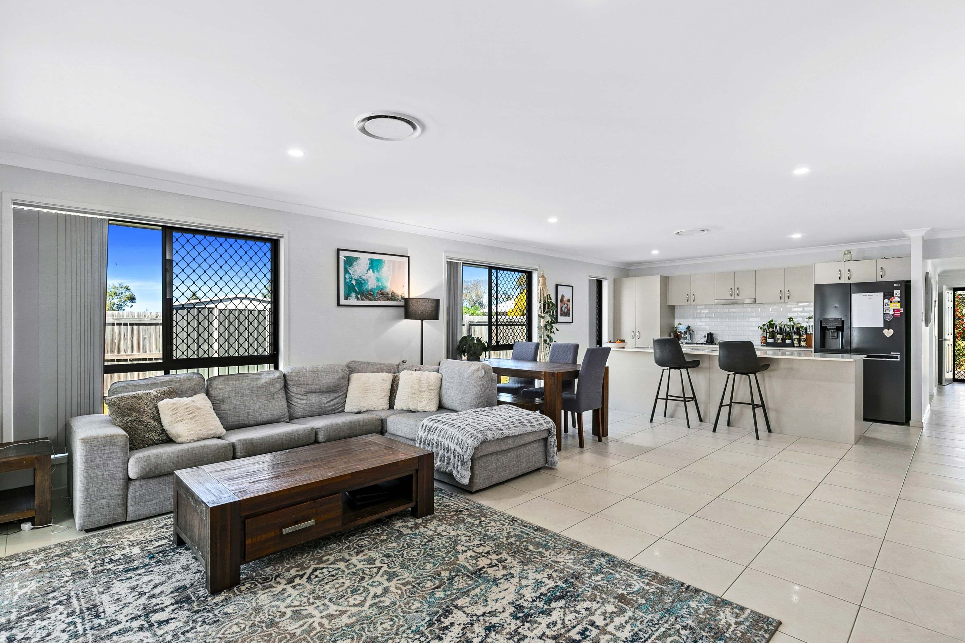 2 Oceanfront Court, Urangan QLD 4655, Urangan - Thumbnail 3
