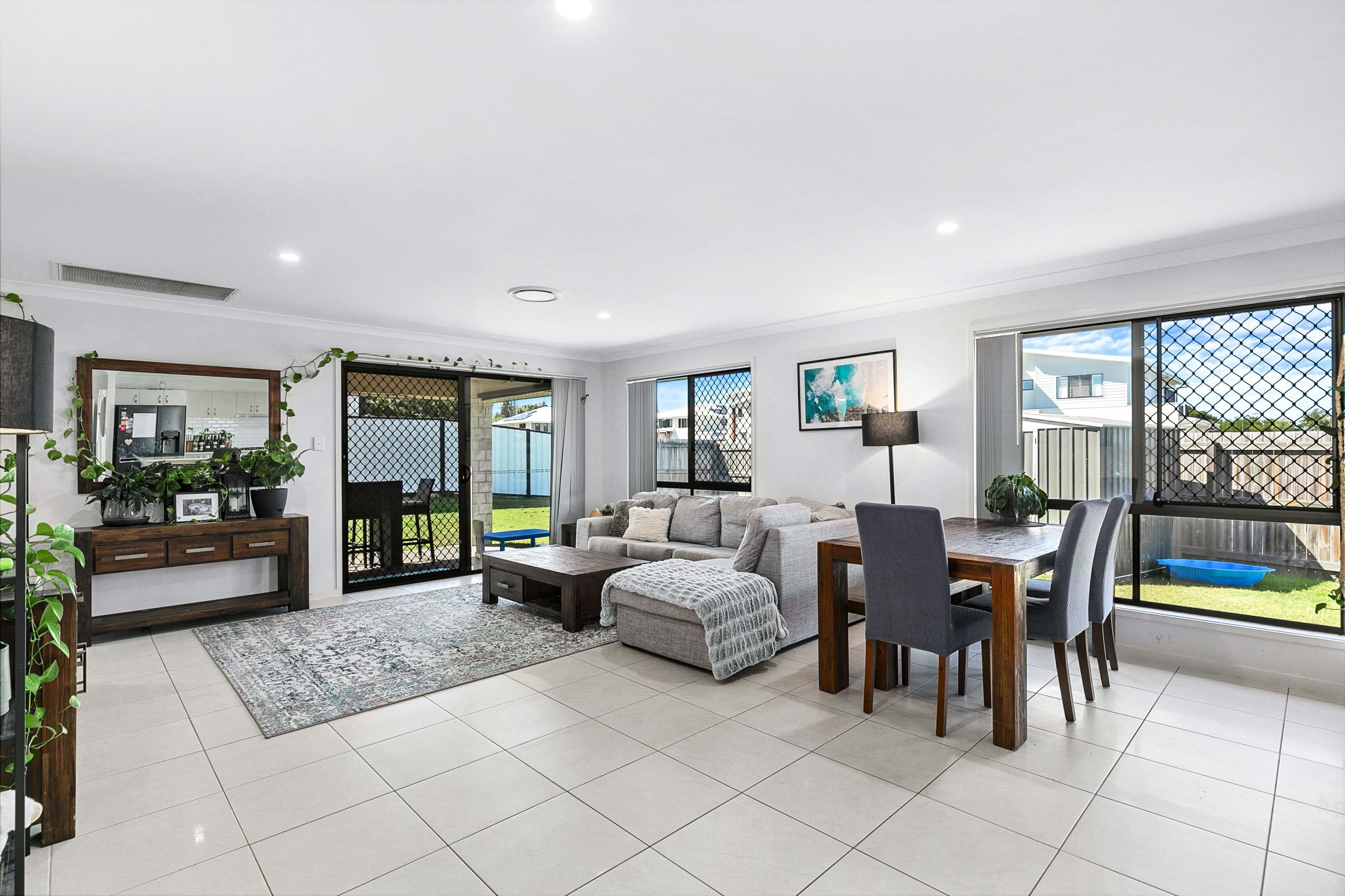 2 Oceanfront Court, Urangan QLD 4655, Urangan - Thumbnail 5