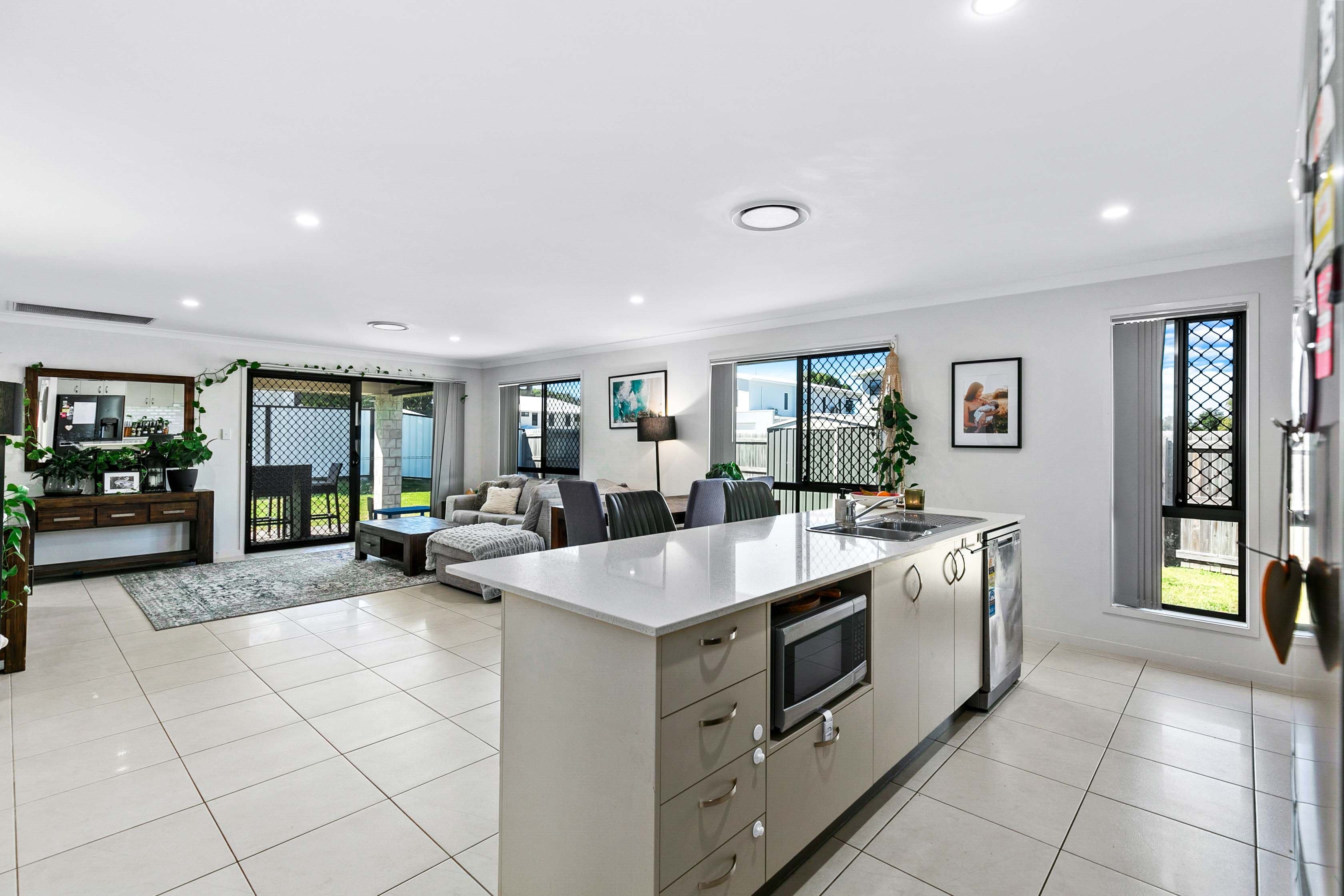 2 Oceanfront Court, Urangan QLD 4655, Urangan - Thumbnail 7
