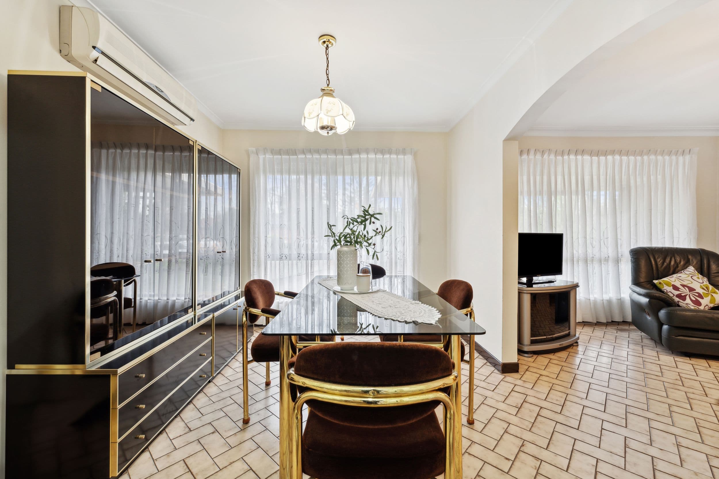2 Elizabeth Court, Reservoir VIC 3073, Reservoir - Thumbnail 4