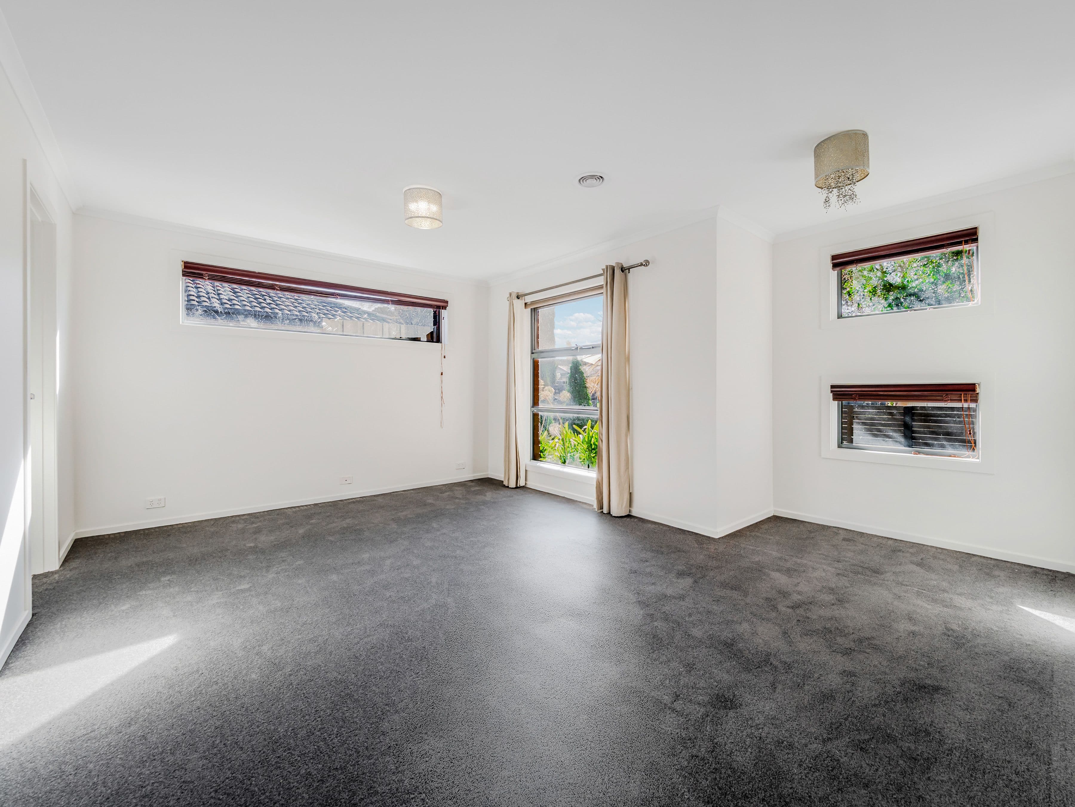 23 Ferndown Drive, Cranbourne VIC 3977, Cranbourne - Thumbnail 2