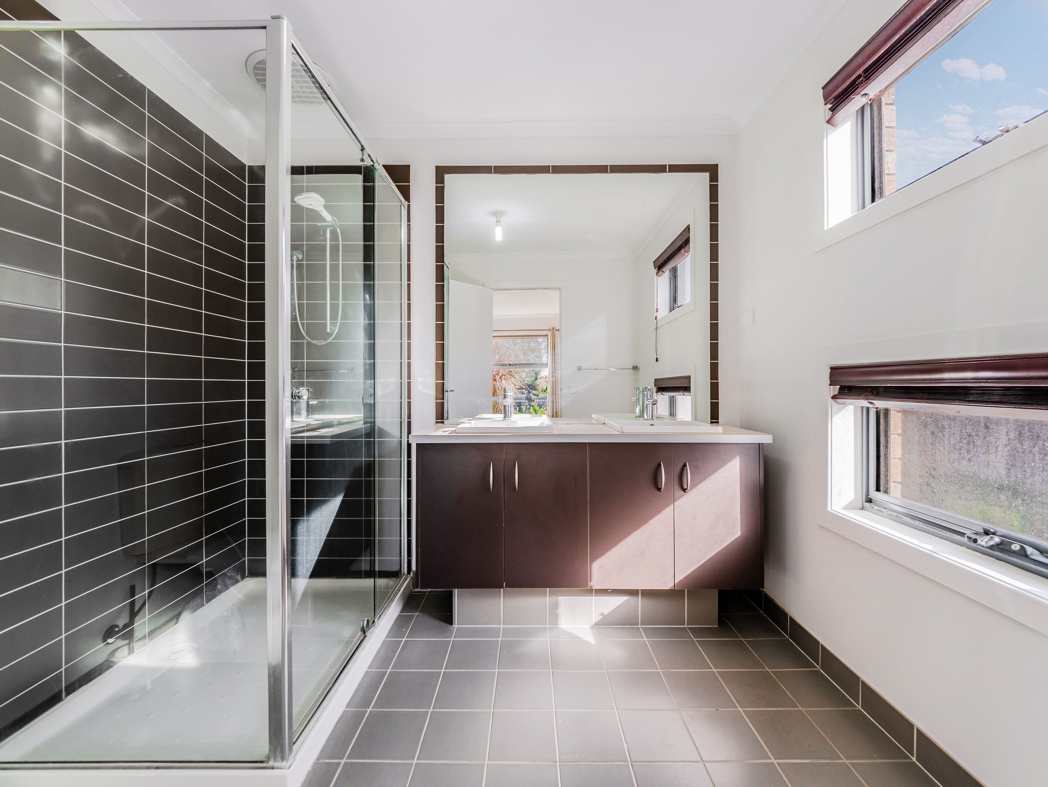 23 Ferndown Drive, Cranbourne VIC 3977, Cranbourne - Thumbnail 4