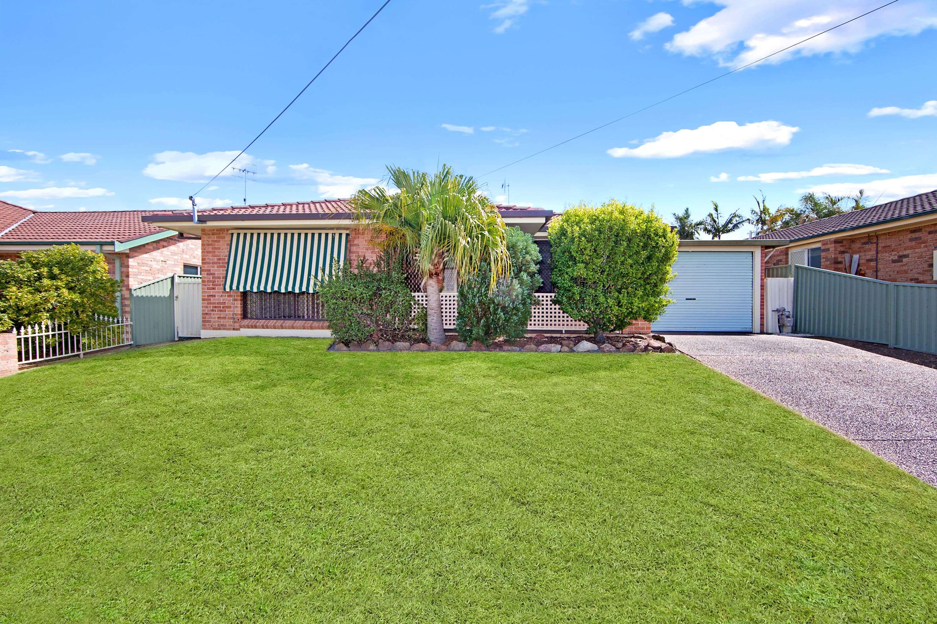 17 Casurina Close, Lake Haven - Image 1