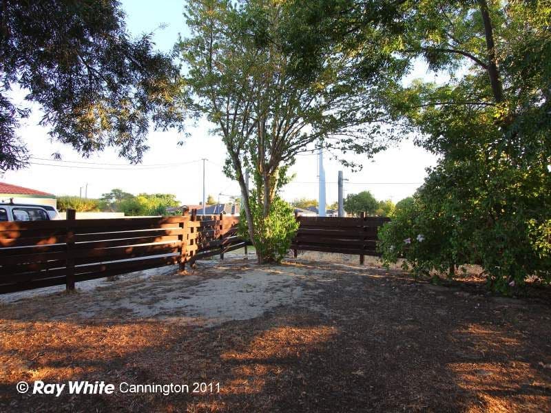 130a Centre Street, QUEENS PARK WA 6107, Queens Park - Thumbnail 4