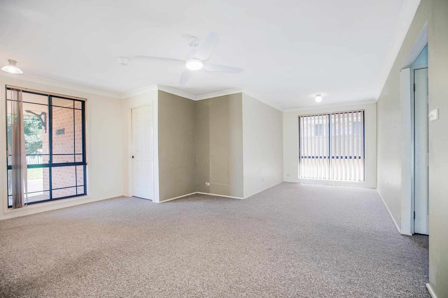8 Englewood Way, Glenmore Park NSW 2745, Glenmore Park - Thumbnail 2