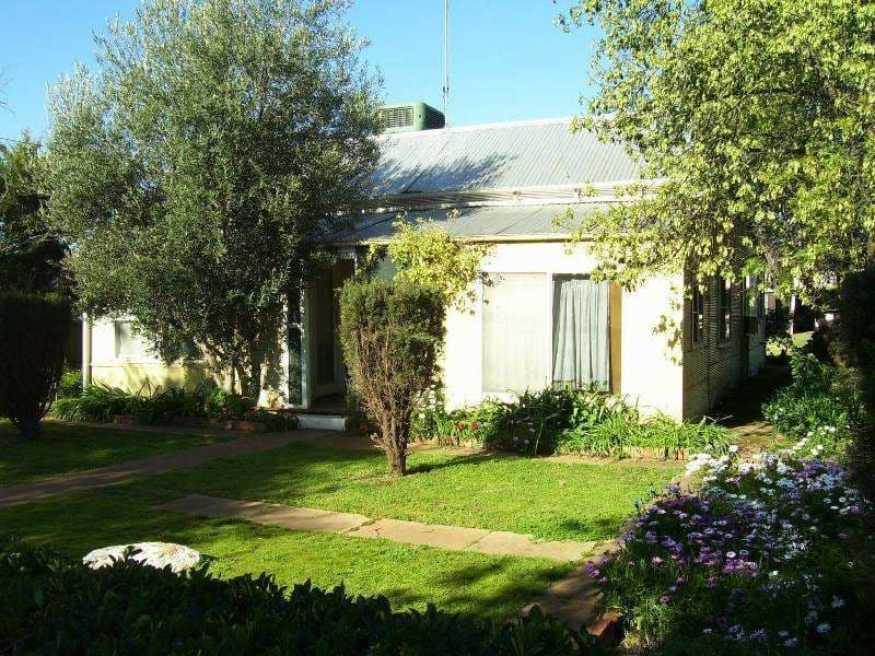41 Forbes Road, PARKES NSW 2870, Parkes - Thumbnail 2