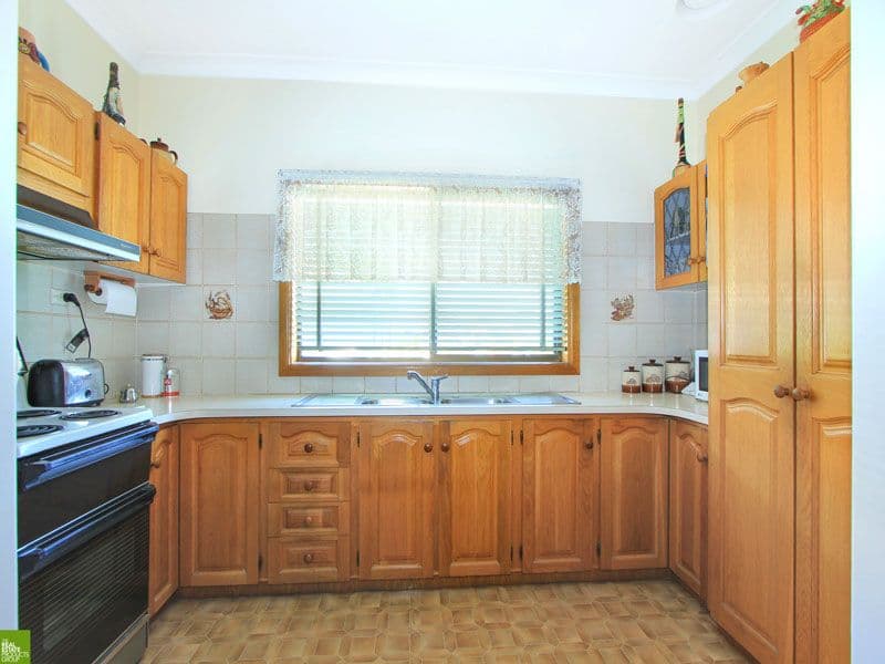 94 Barina Avenue, LAKE HEIGHTS NSW 2502, Lake Heights - Thumbnail 2