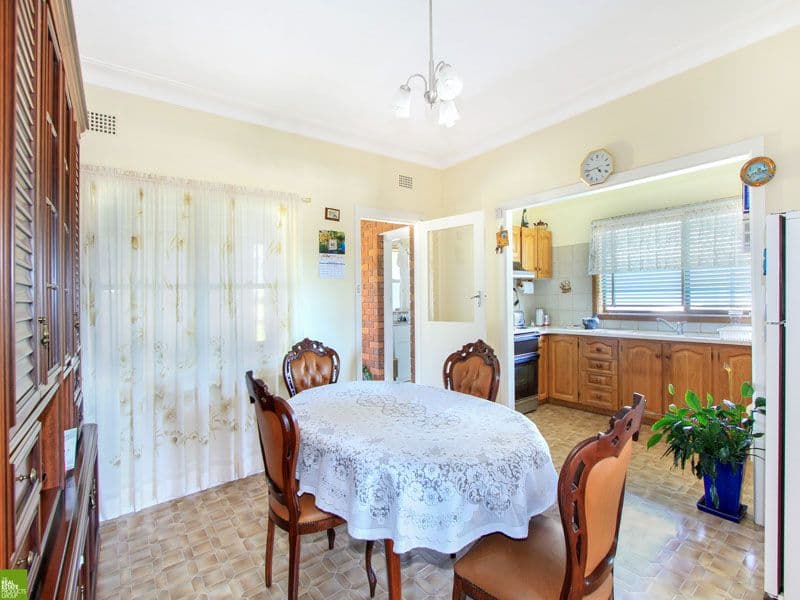 94 Barina Avenue, LAKE HEIGHTS NSW 2502, Lake Heights - Thumbnail 5
