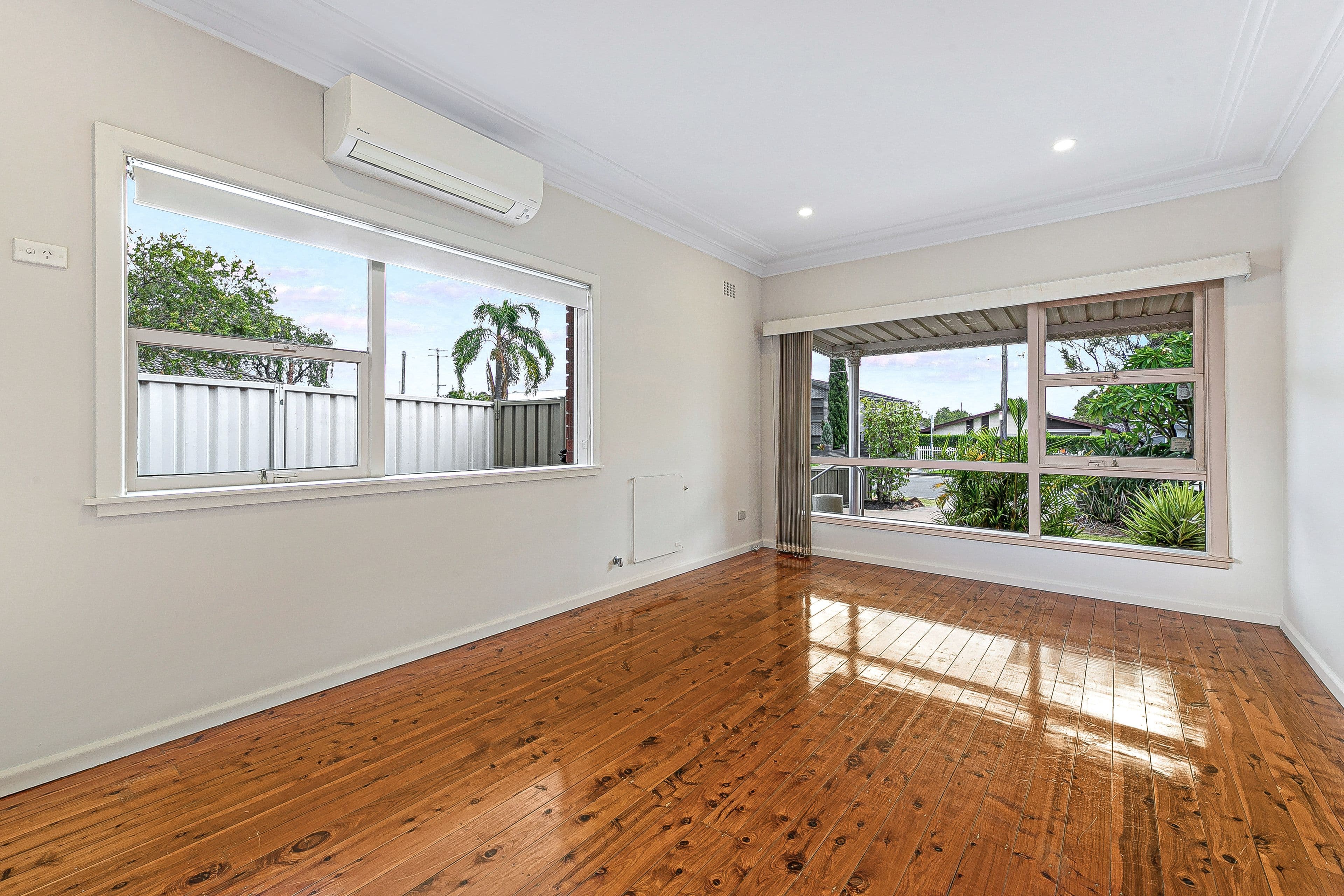 9 Rex Road, Georges Hall NSW 2198, Georges Hall - Thumbnail 4