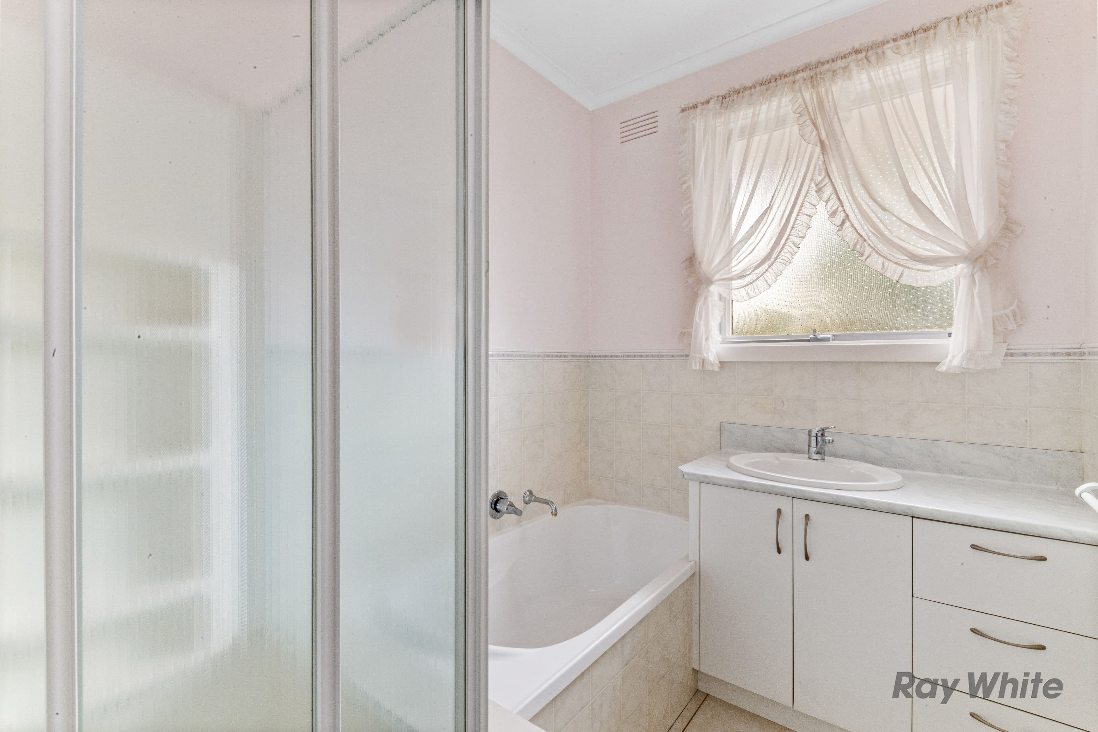6 Latimer Street, Benalla VIC 3672, Benalla - Thumbnail 5