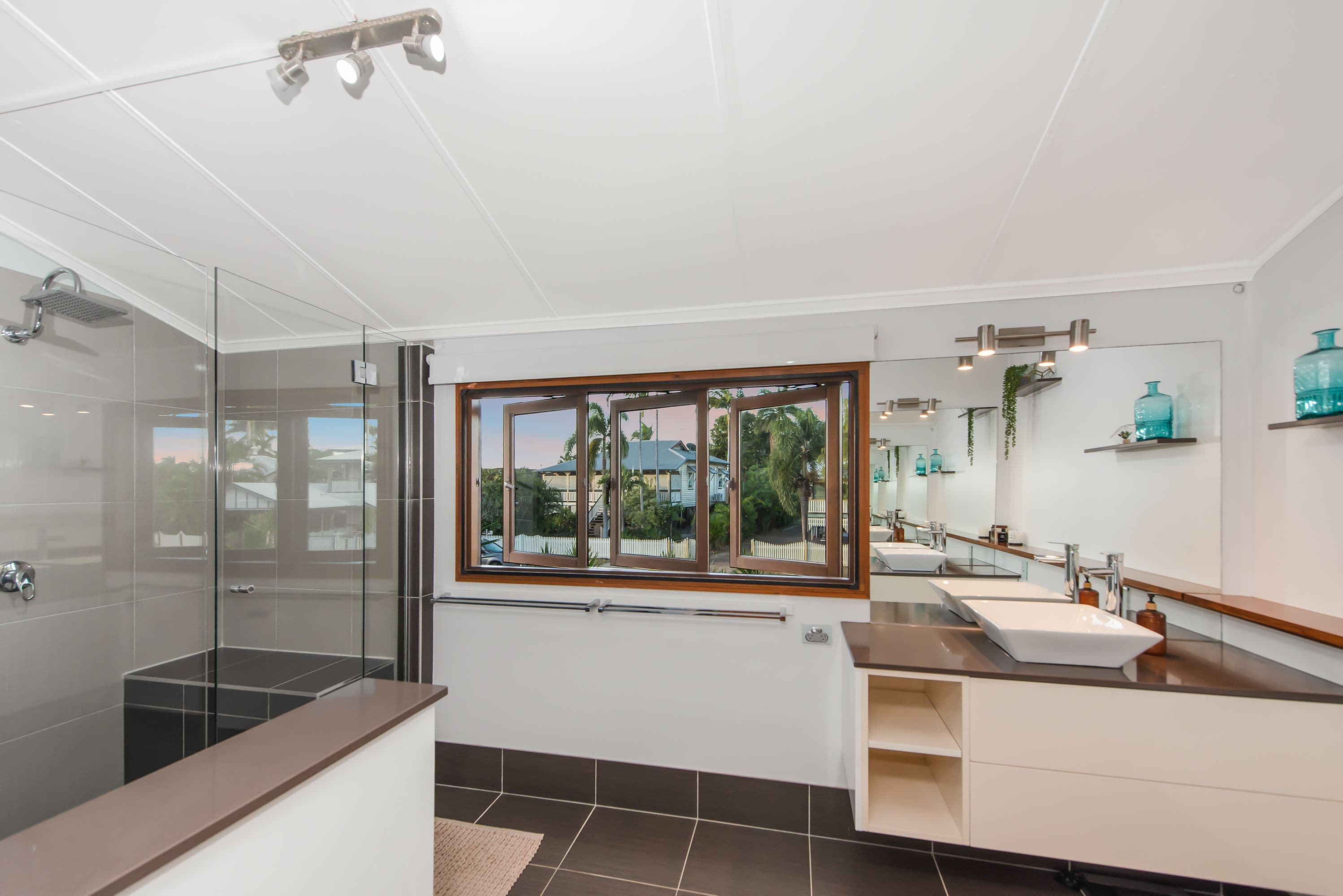 9 Sturges Street, Hermit Park QLD 4812, Hermit Park - Thumbnail 4