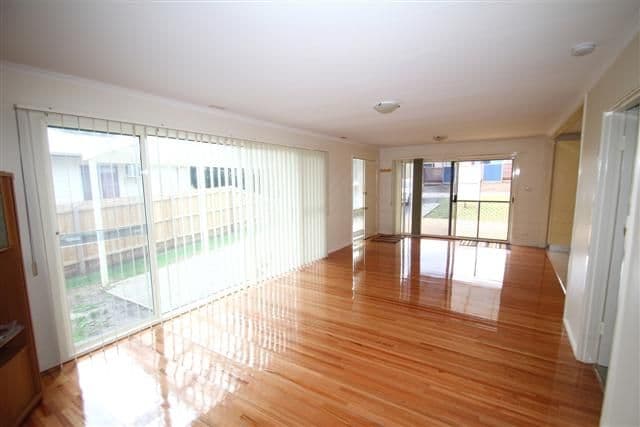 13 Hallway Drive, WIMBLEDON HEIGHTS VIC 3922, Wimbledon Heights - Thumbnail 2