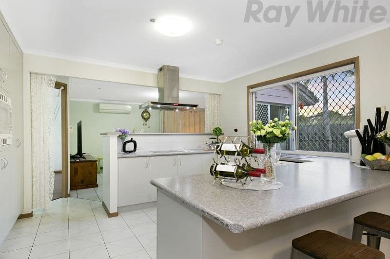 10 Jacaranda Place, Eight Mile Plains QLD 4113, Eight Mile Plains - Thumbnail 4