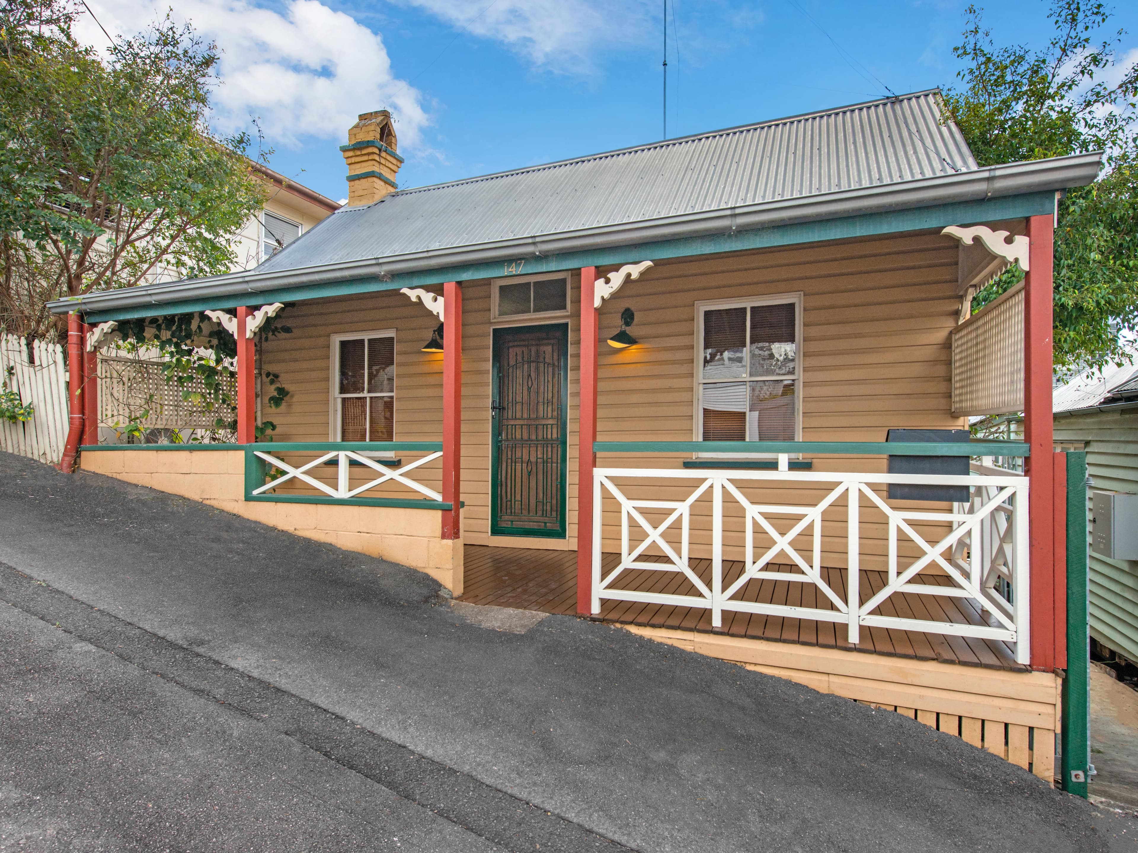 147 Kennigo Street, Spring Hill QLD 4000, Spring Hill - Thumbnail 2