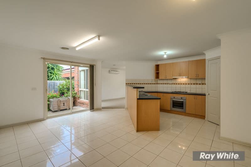 4 HENDRIKS Court, Werribee VIC 3030, Werribee - Thumbnail 4