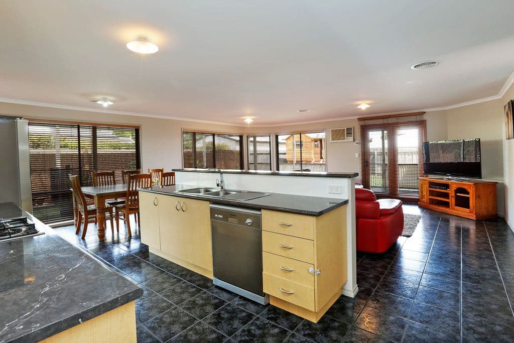 7 Primrose Court, Lara VIC 3212, Lara - Thumbnail 3