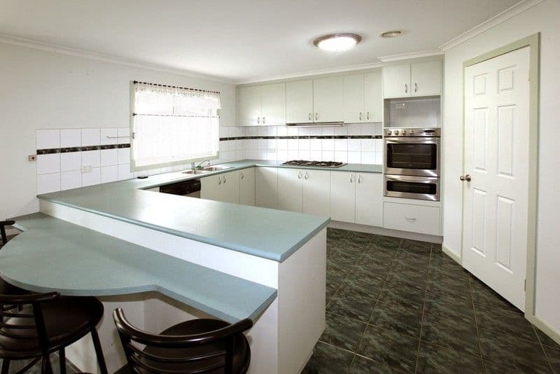 51 LAKESIDE Drive, WERRIBEE VIC 3030, Werribee - Thumbnail 2