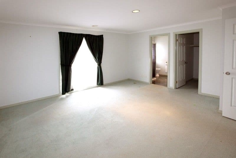 51 LAKESIDE Drive, WERRIBEE VIC 3030, Werribee - Thumbnail 4