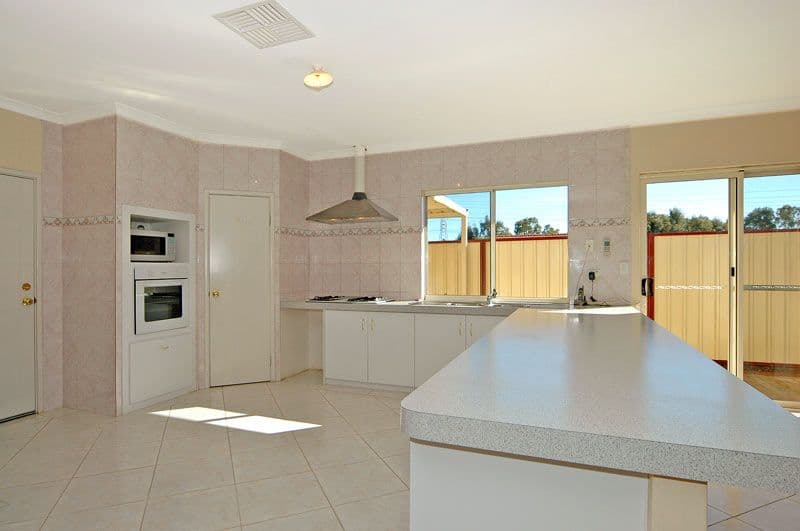 5 Fountain Terrace, BEECHBORO WA 6063, Beechboro - Thumbnail 2