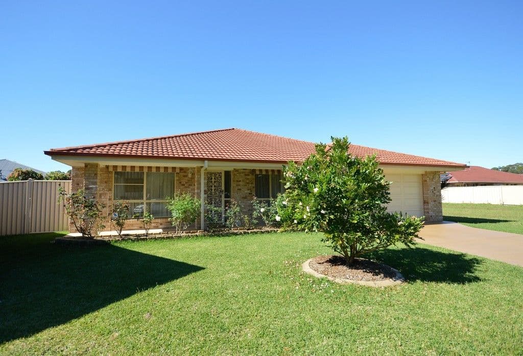 12 Tulipwood Close, Coffs Harbour - Image 1