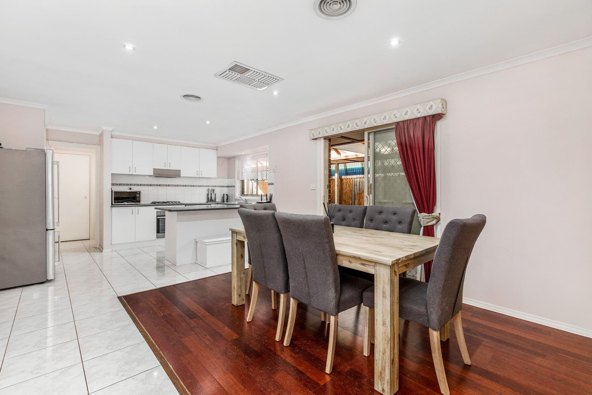 16 Abbotswood Drive, Hoppers Crossing VIC 3029, Hoppers Crossing - Thumbnail 3